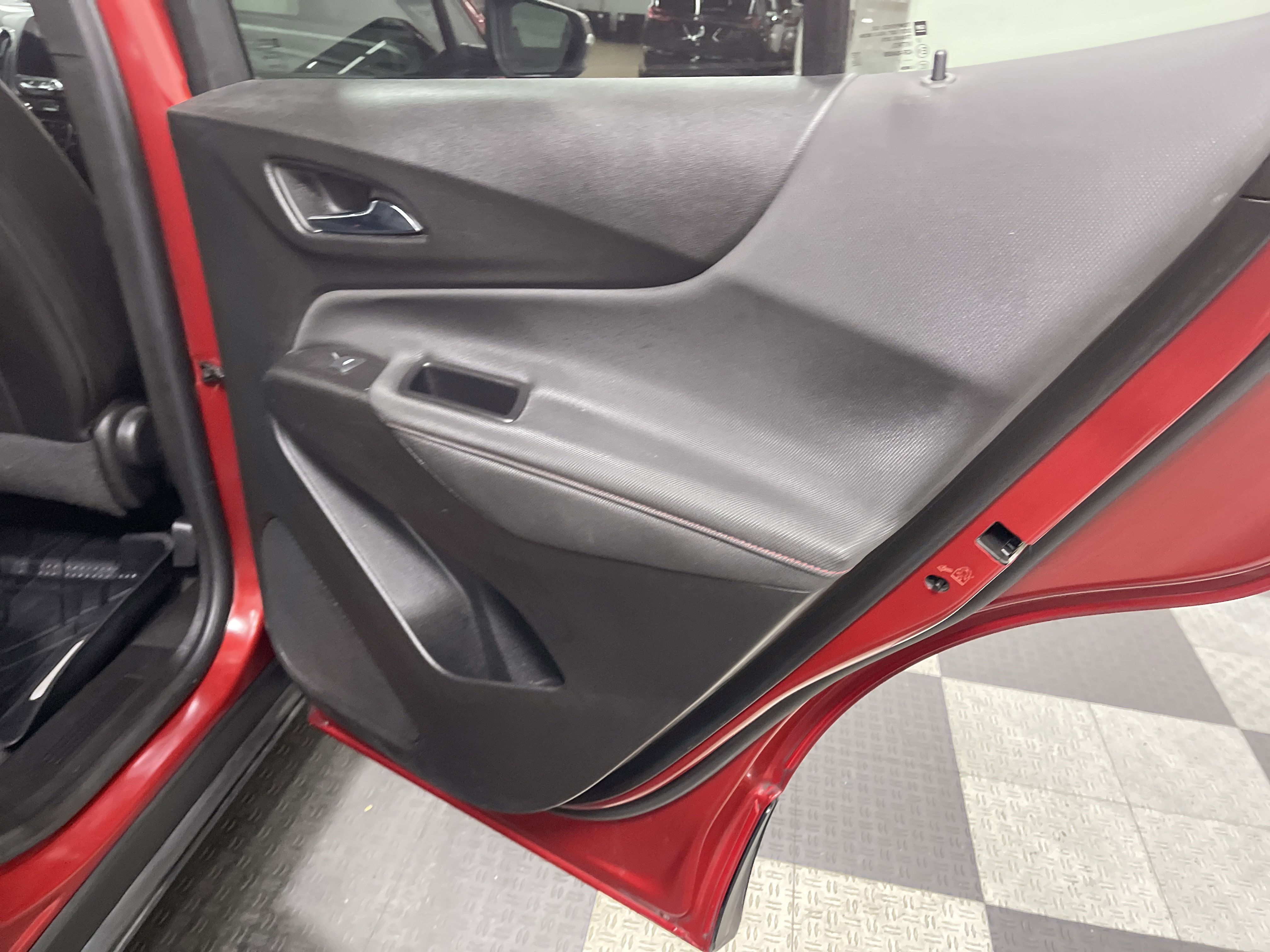 Used 2022 Chevrolet Equinox RS w/ RS Leather Package image 19