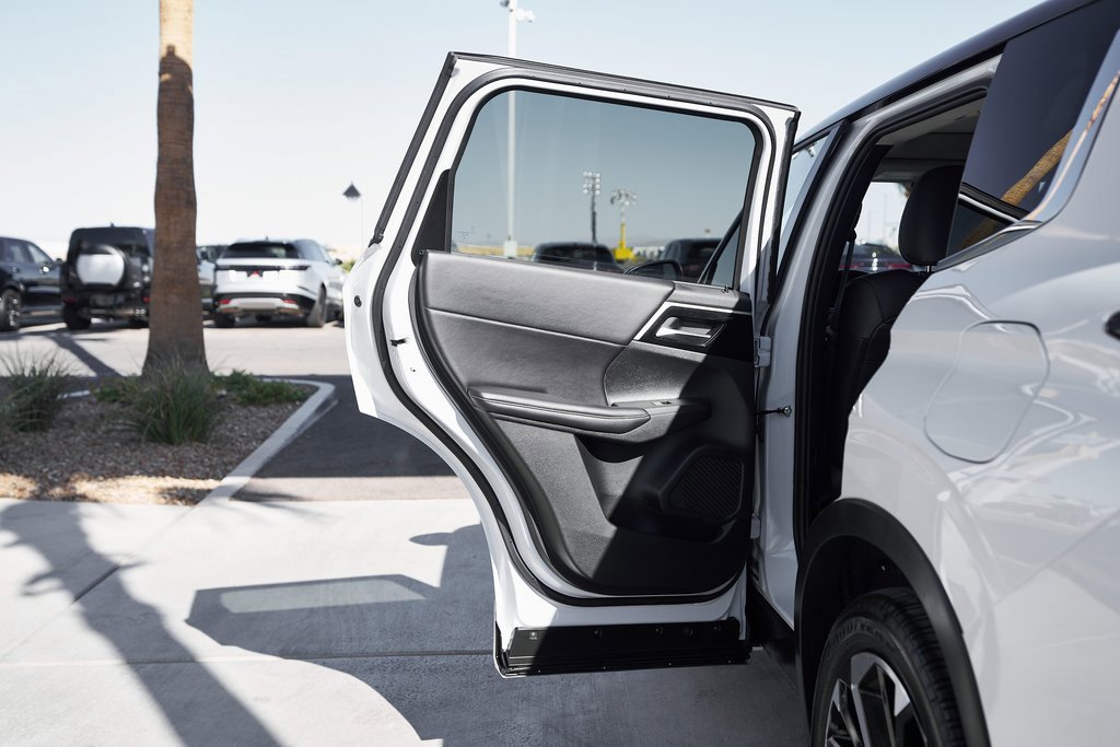 Used 2024 Mitsubishi Outlander Ralliart image 15