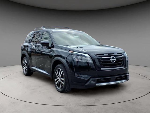 Certified 2025 Nissan Pathfinder Platinum w/ Black Appearance Package AWD/4WD image 13