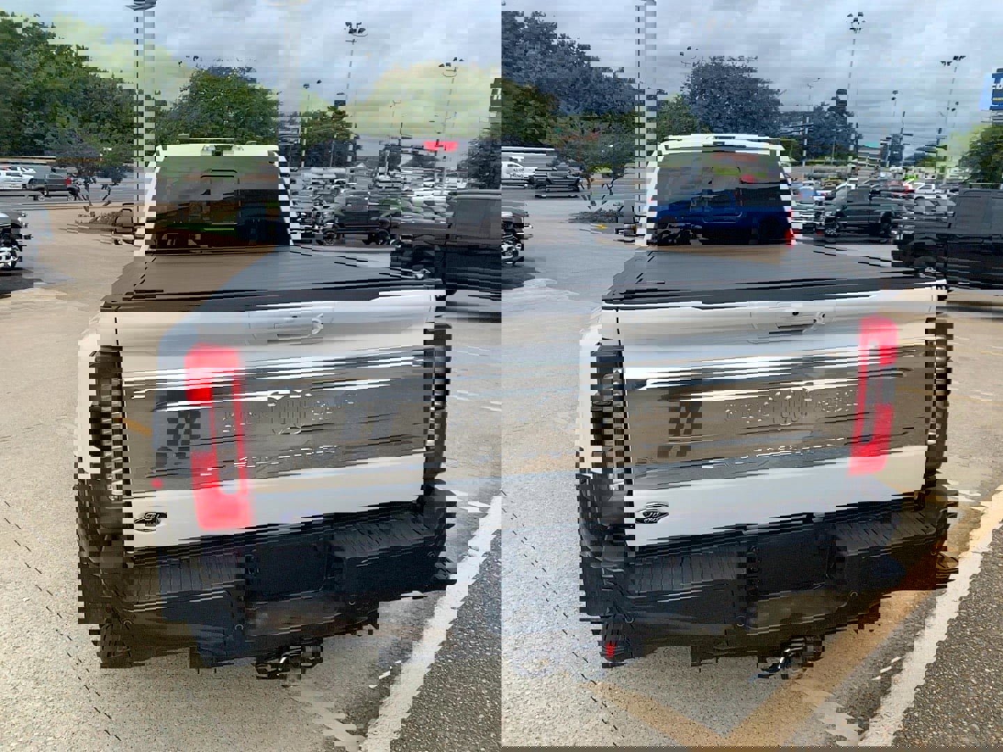 Used 2025 Ford F450 King Ranch w/ FX4 Off-Road Package image 10