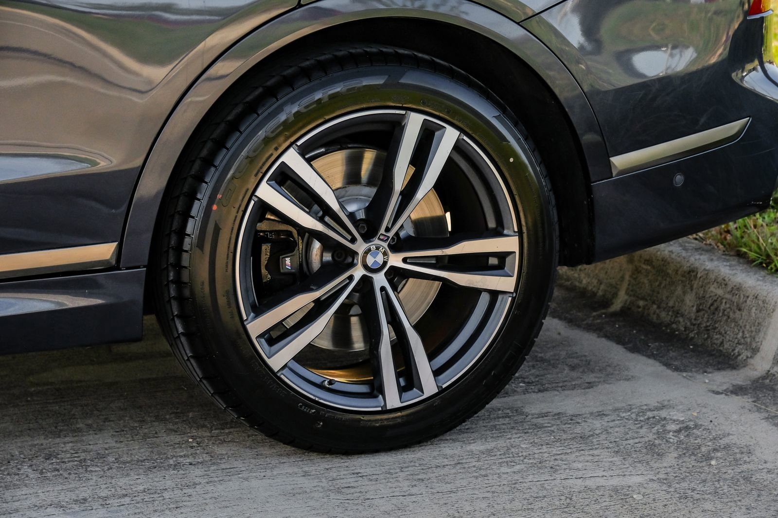 Used 2021 BMW X7 M50i w/ Executive Package image 66