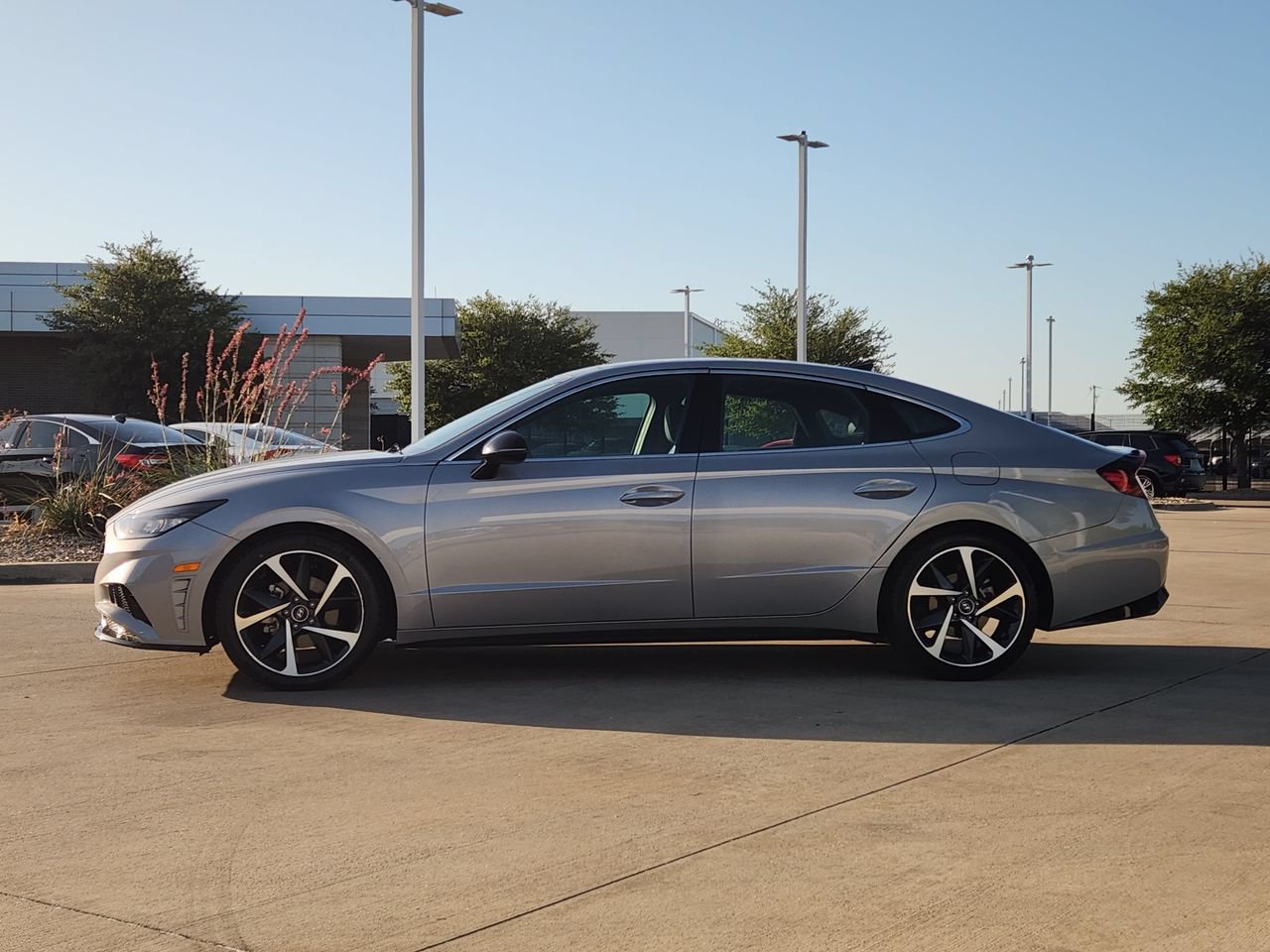 Used 2023 Hyundai Sonata SEL Plus w/ Preferred Accessory Package FWD image 4