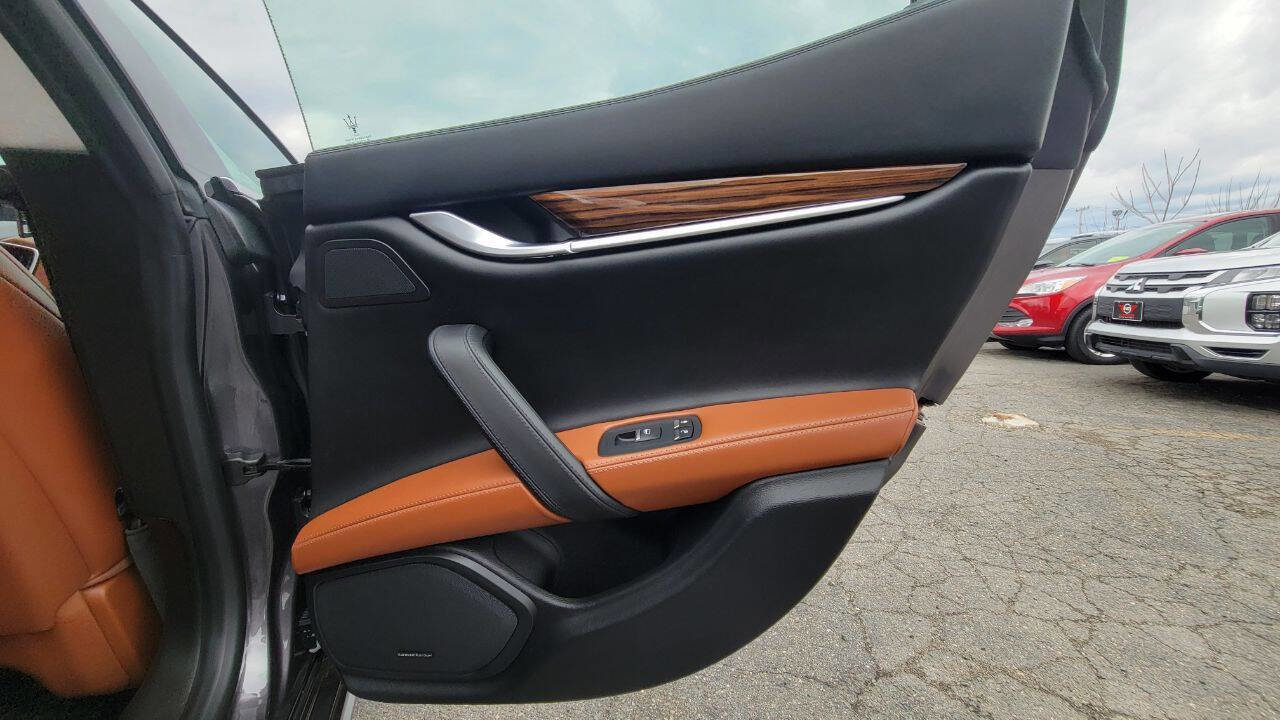 Used 2018 Maserati Ghibli S GranLusso image 22