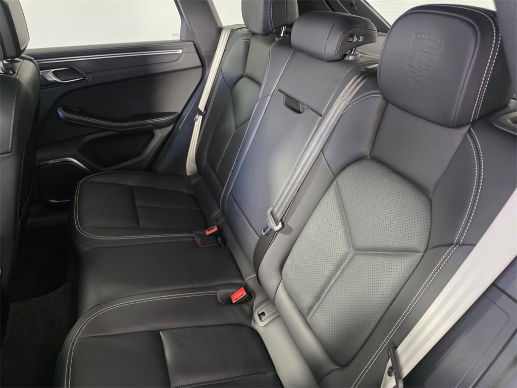 Used 2023 Porsche Macan GTS image 17