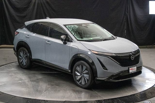 Used 2025 Nissan Ariya AWD image 2