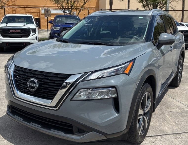 Used 2023 Nissan Rogue SL image 1