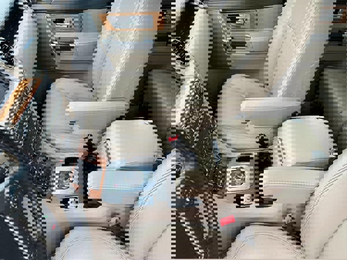 Used 2016 Land Rover LR4 HSE LUX image 11