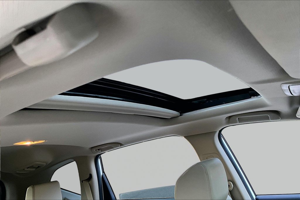 Used 2018 Honda CR-V Touring image 18