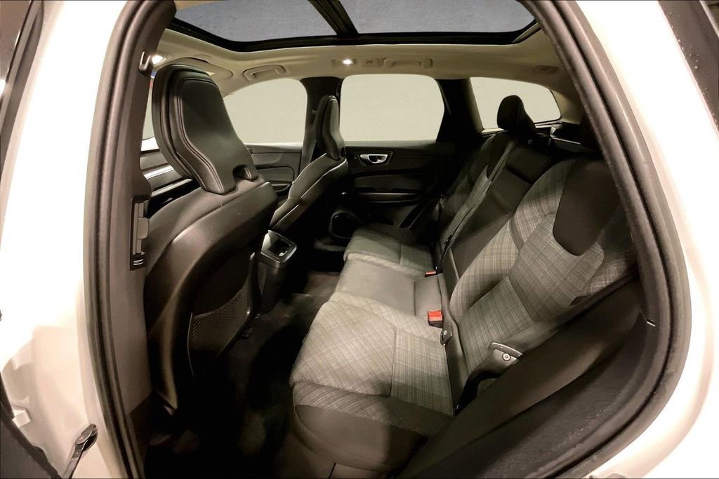 Certified 2023 Volvo XC60 B5 Core image 20