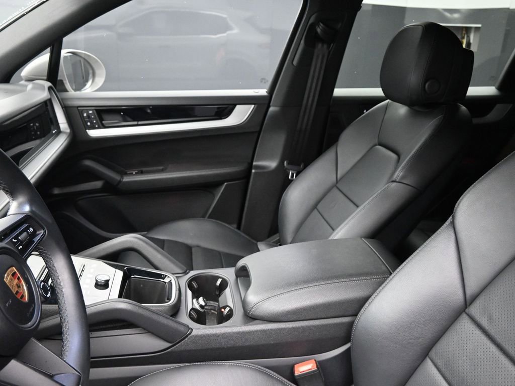 Used 2024 Porsche Cayenne S image 22