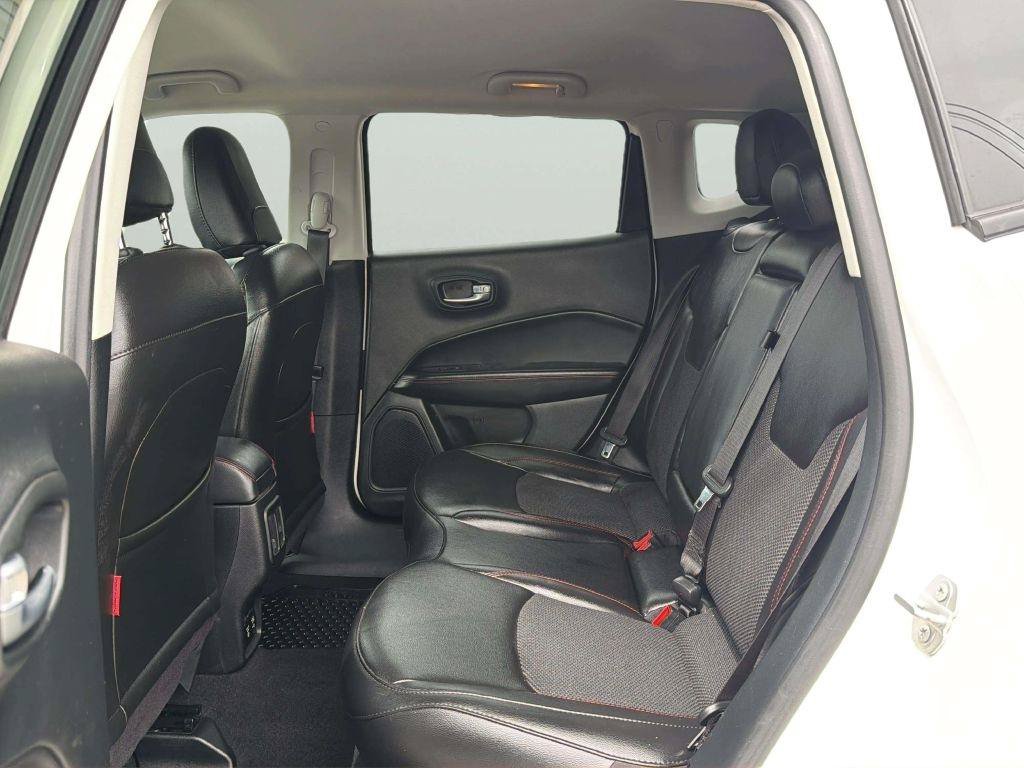 Used 2020 Jeep Compass Trailhawk w/ Cold Weather Group AWD/4WD image 15