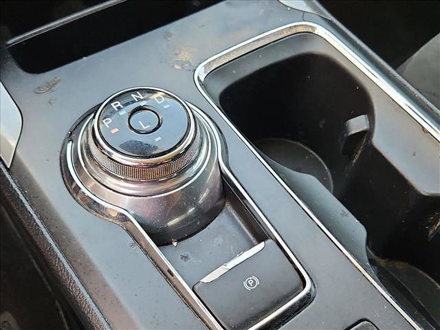 Used 2020 Ford Fusion SE FWD image 18