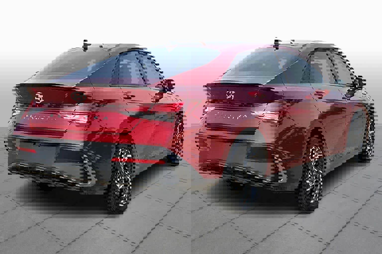 Used 2025 Hyundai Elantra Sport image 12