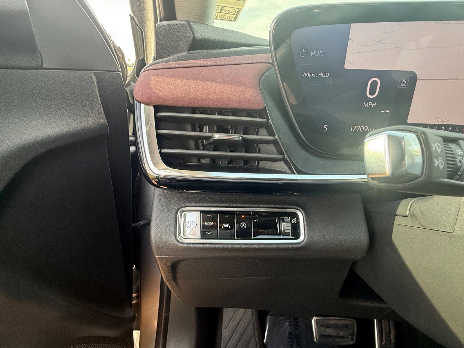 Used 2025 Buick Envision Sport Touring AWD/4WD image 18