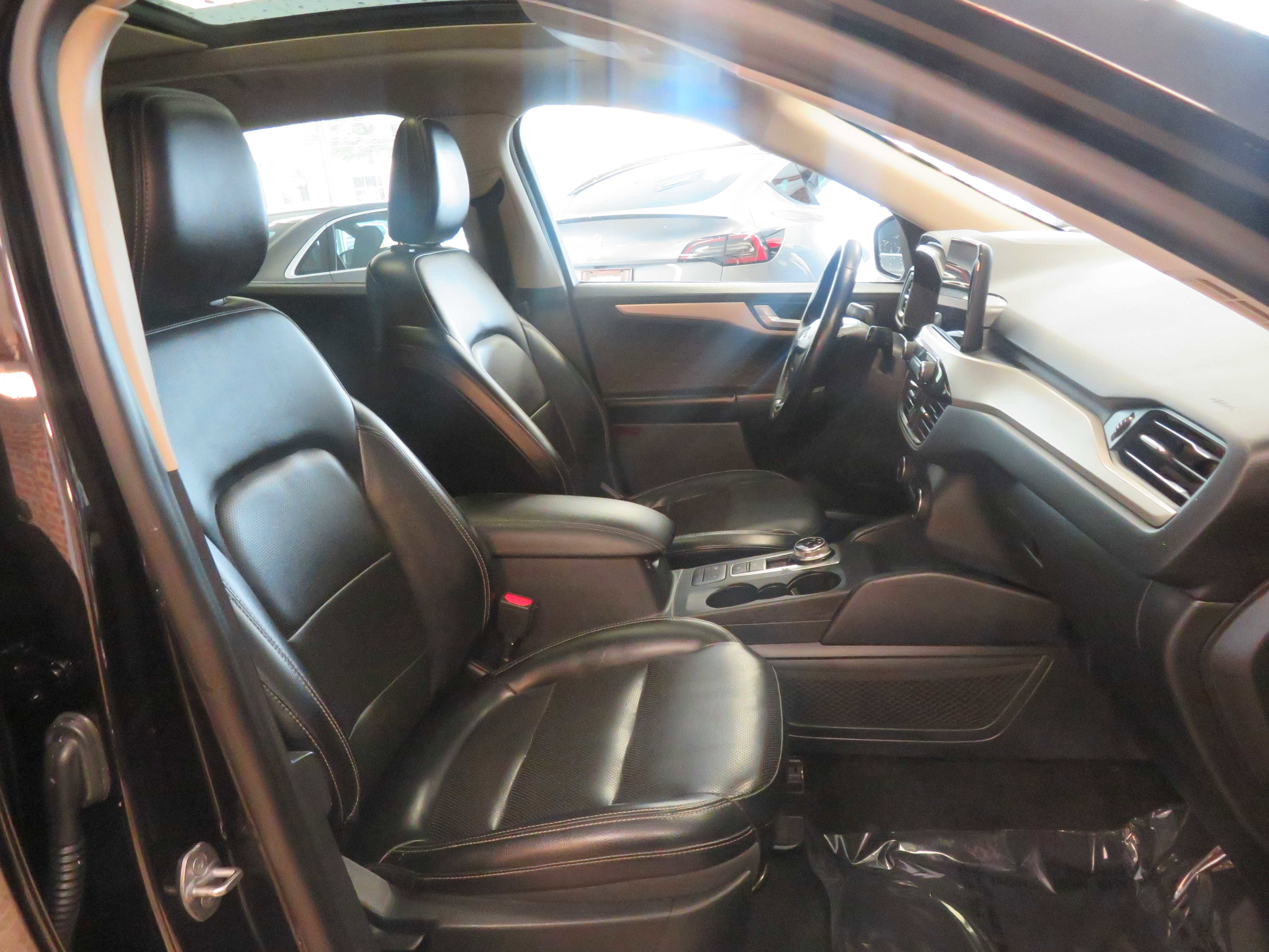 Used 2020 Ford Escape SEL image 25