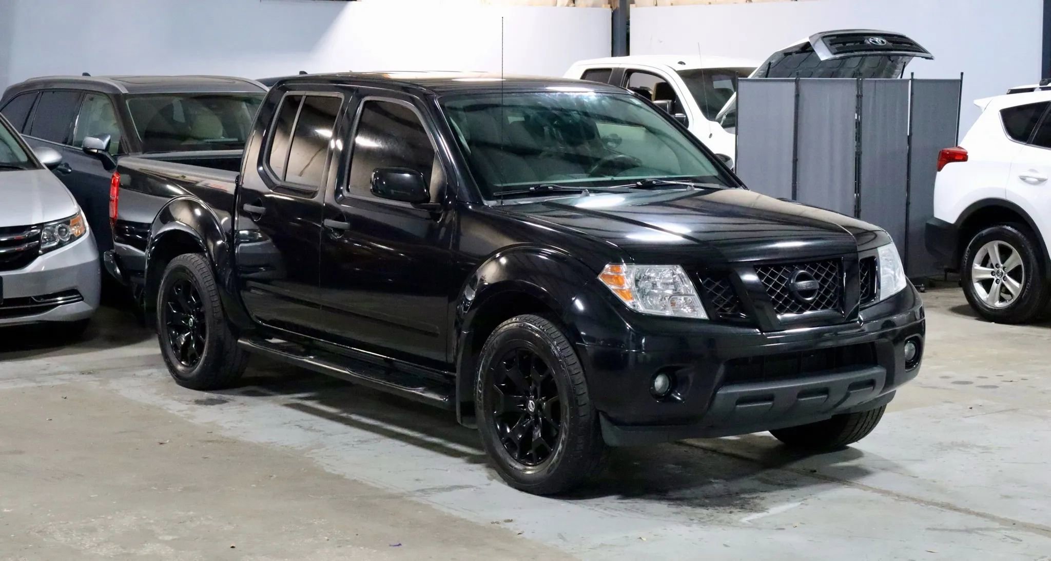 Used 2020 Nissan Frontier SV w/ Midnight Edition Floor Mats image 3