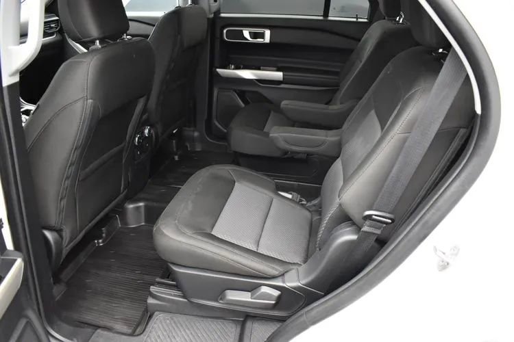 Used 2022 Ford Explorer XLT AWD/4WD image 15