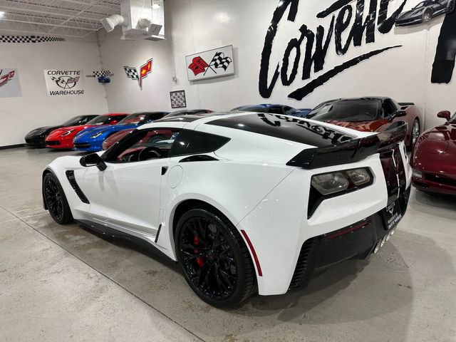 Used 2016 Chevrolet Corvette Z06 w/ 3LZ Preferred Equipment Group RWD image 3