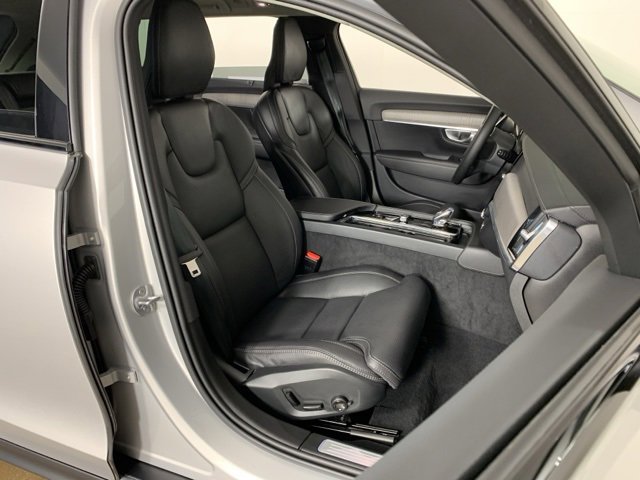 Used 2024 Volvo V90 B6 Cross Country Ultimate w/ Protection Package Premier image 21