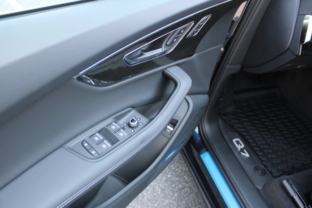 New 2025 Audi Q7 3.0T Premium Plus AWD/4WD image 29