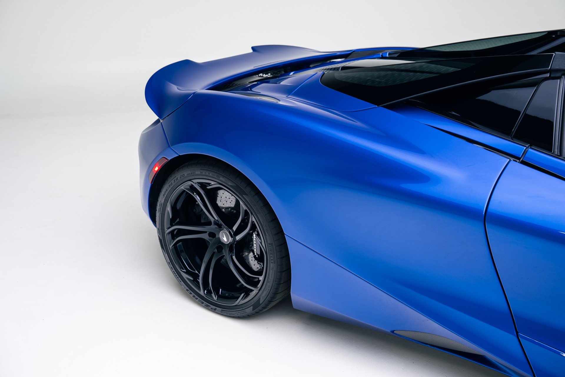 Used 2024 McLaren 750S Spider image 25