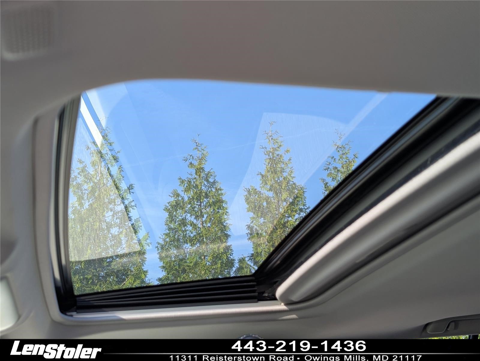 Used 2023 Toyota RAV4 XLE Premium AWD/4WD image 19