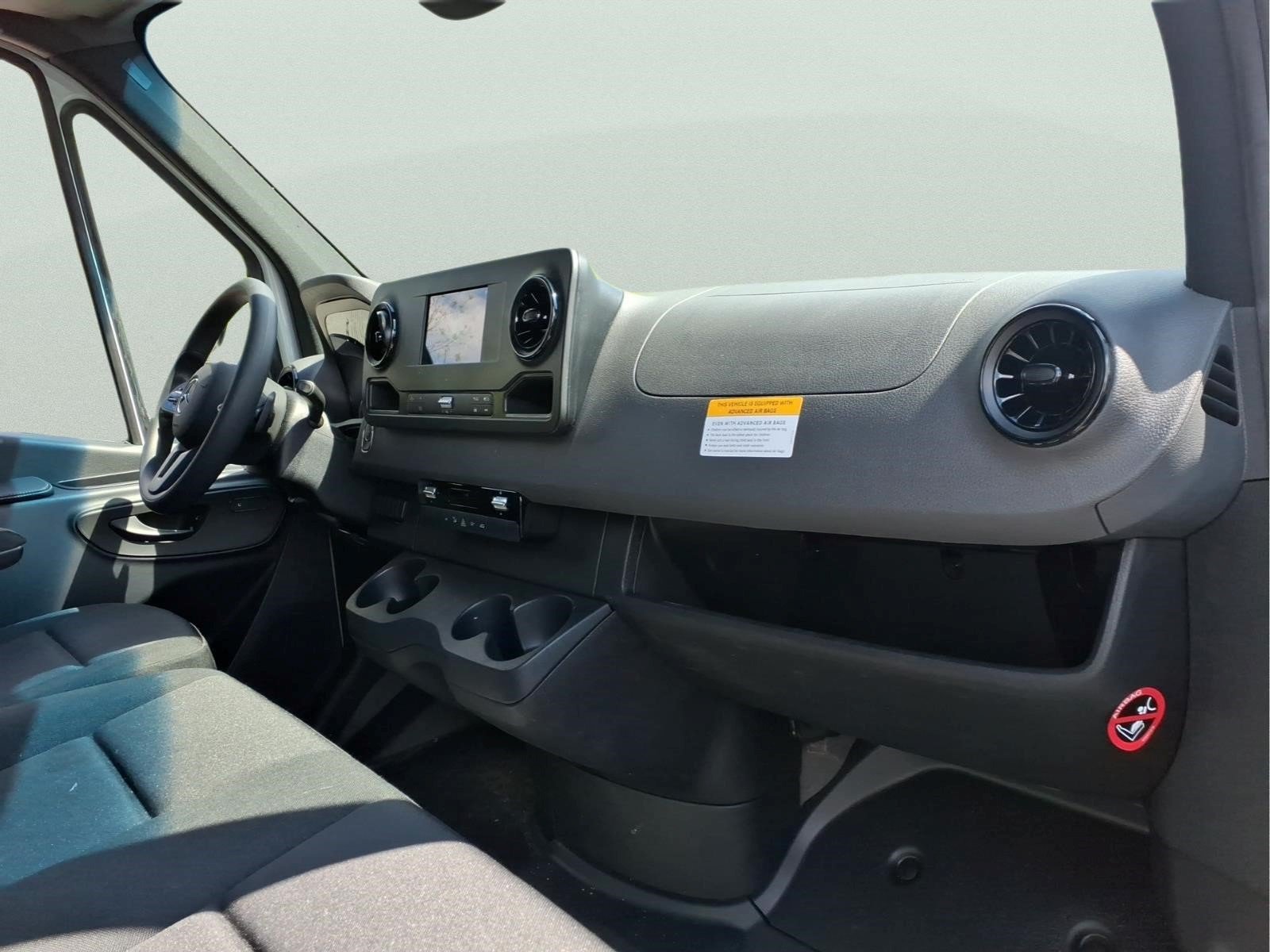 Used 2024 Mercedes-Benz Sprinter 2500 image 12