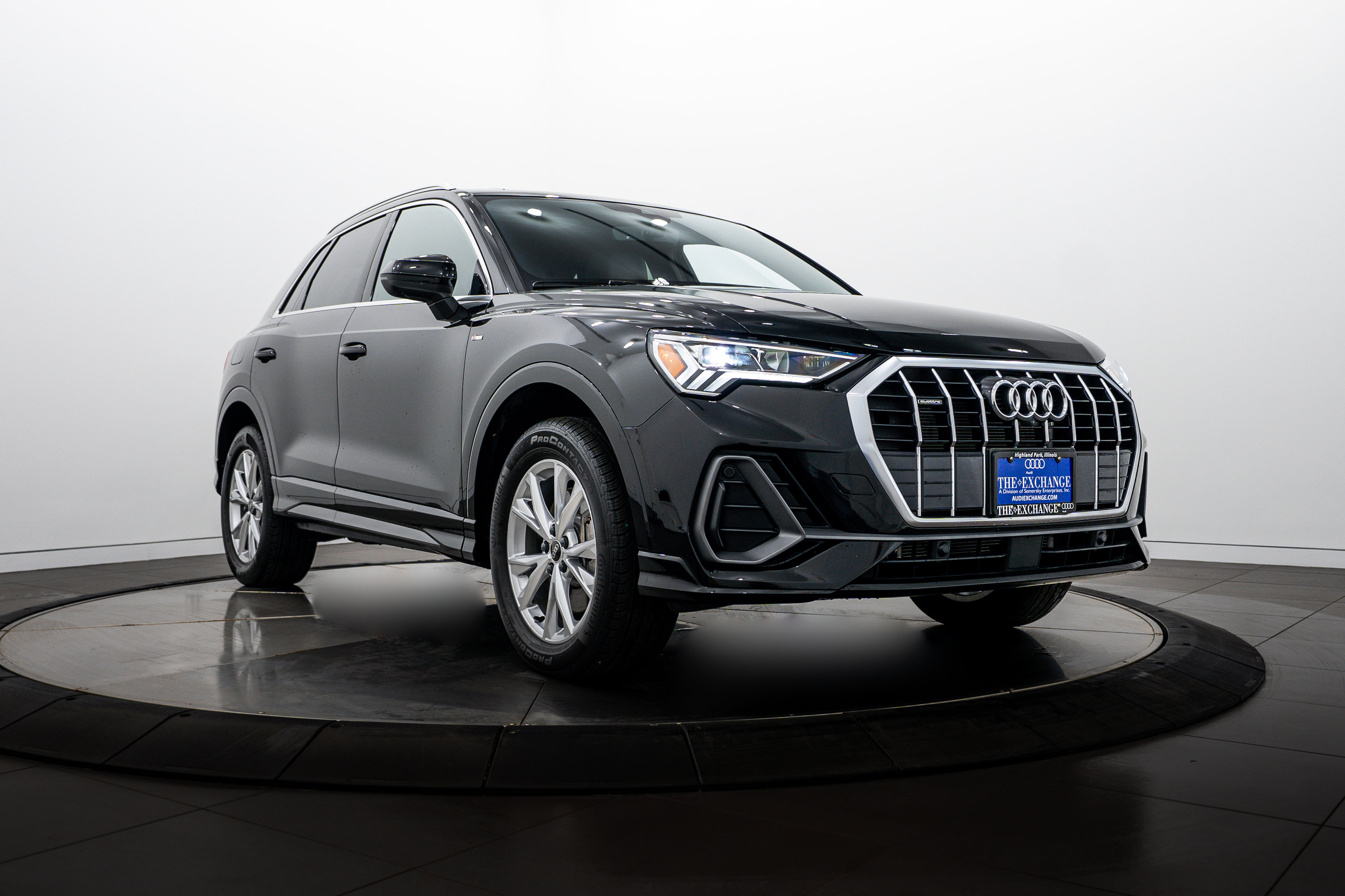 New 2025 Audi Q3 2.0T Premium Plus w/ Premium Plus Package AWD/4WD image 1