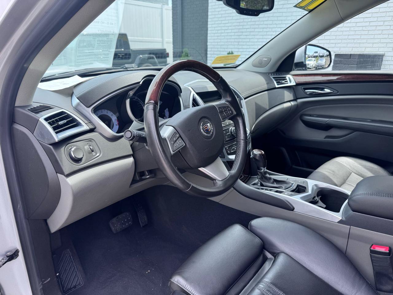 Used 2011 Cadillac SRX Luxury AWD/4WD image 14