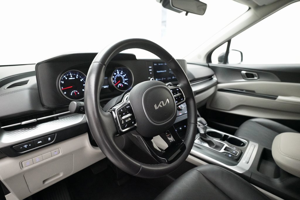 Certified 2024 Kia Carnival LX image 8