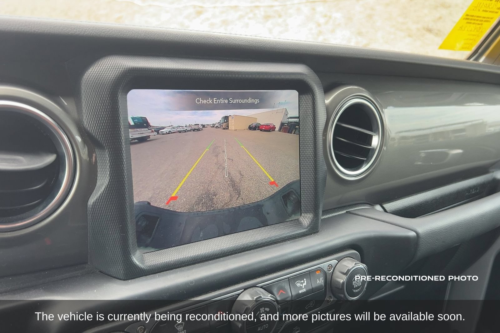 Used 2023 Jeep Gladiator Overland AWD/4WD image 17