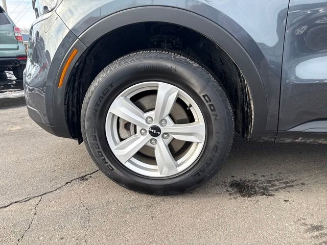 Used 2023 Kia Sorento LX image 26