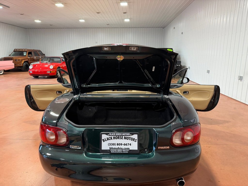 Used 2001 MAZDA MX-5 Miata RWD image 30