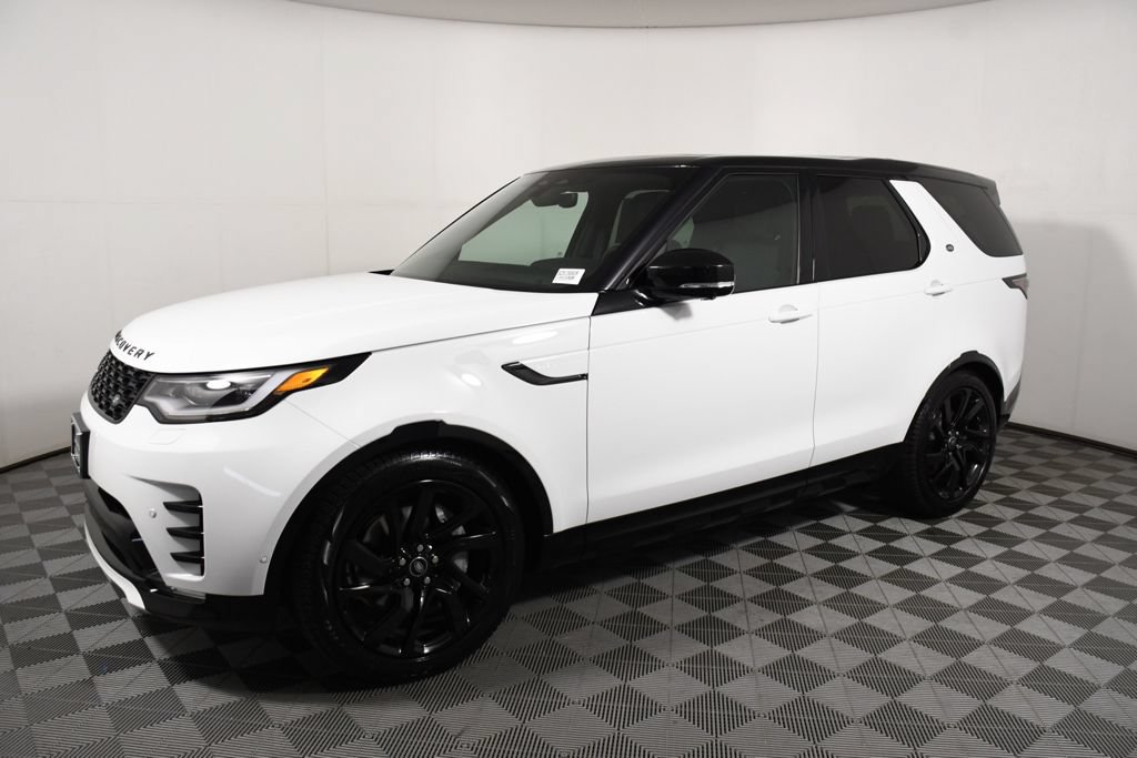 Used 2025 Land Rover Discovery Dynamic SE AWD/4WD image 2