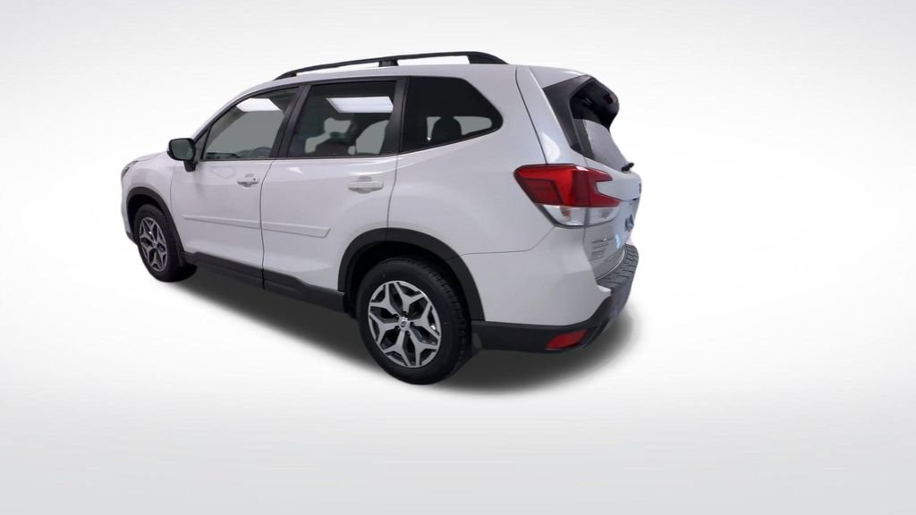 Used 2020 Subaru Forester Premium AWD/4WD image 6