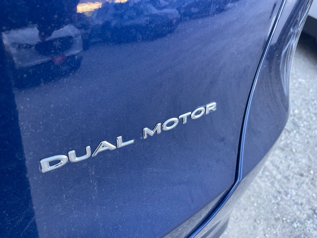Used 2023 Tesla Model Y Long Range AWD/4WD image 3