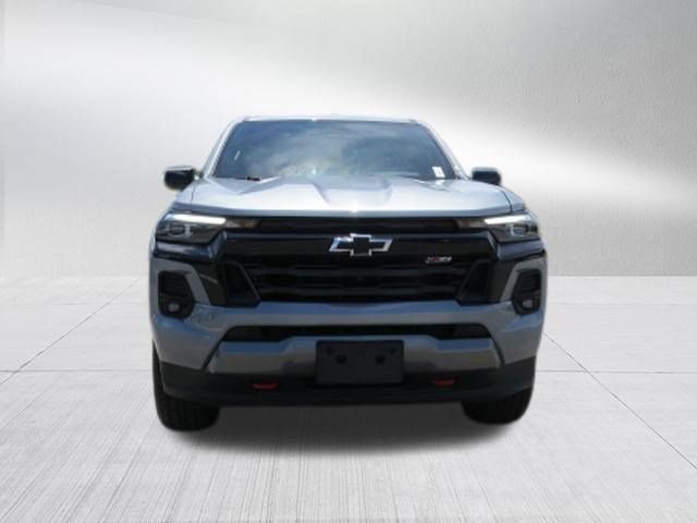 Used 2024 Chevrolet Colorado Z71 w/ Z71 Convenience Package 2 AWD/4WD image 8