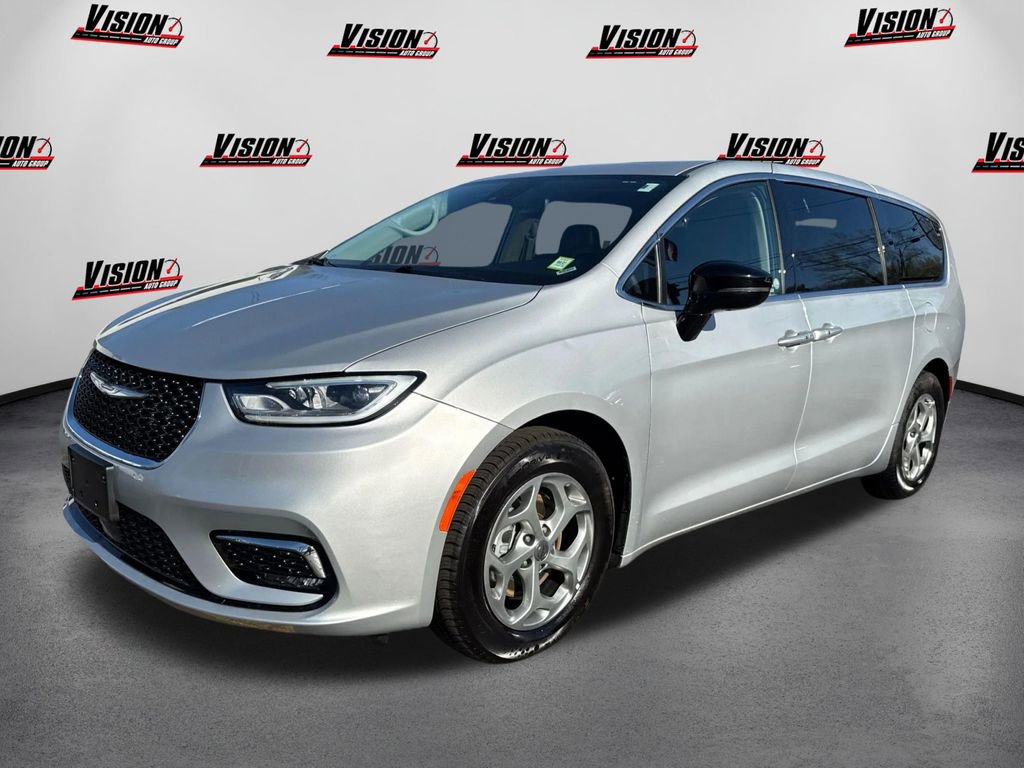 Used 2024 Chrysler Pacifica Limited