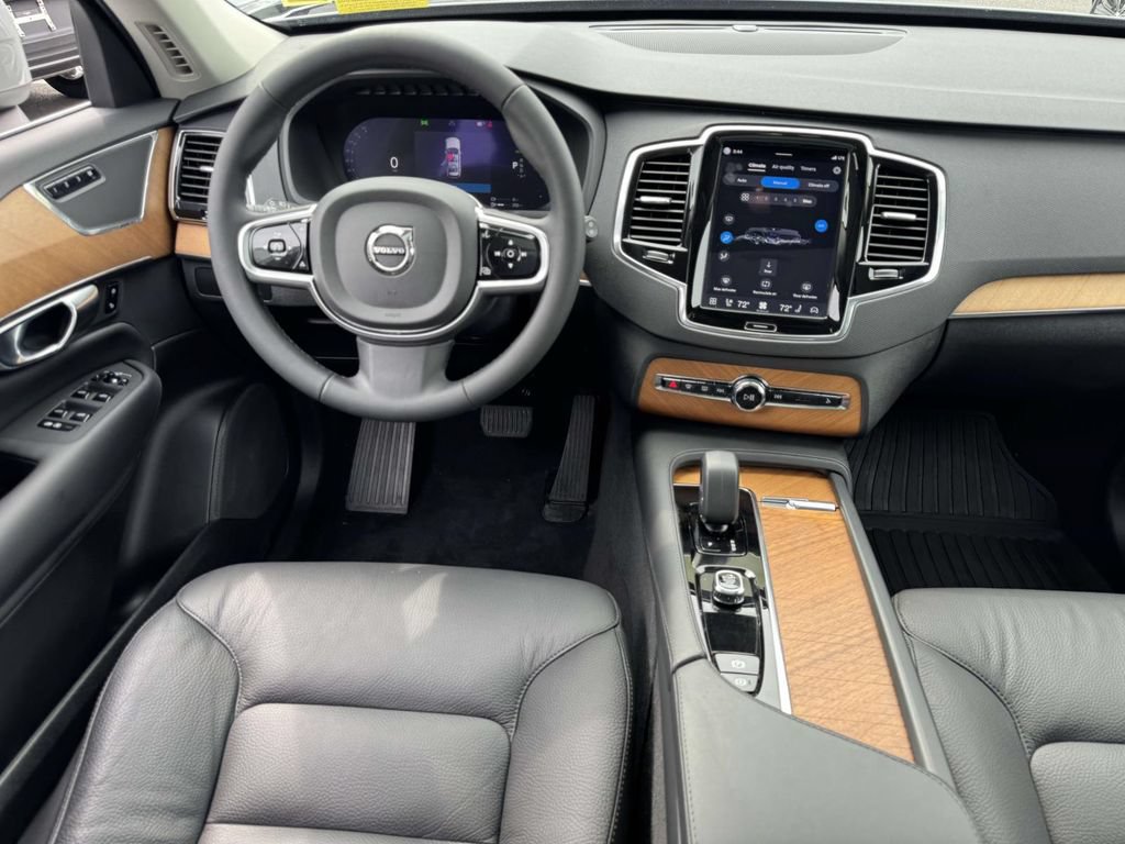 Certified 2025 Volvo XC90 T8 Plus w/ Protection Package Premier AWD/4WD image 11