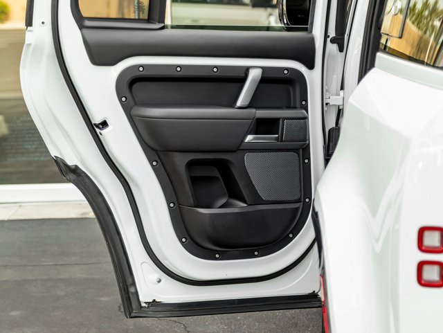 Used 2021 Land Rover Defender 110 X-Dynamic HSE image 20