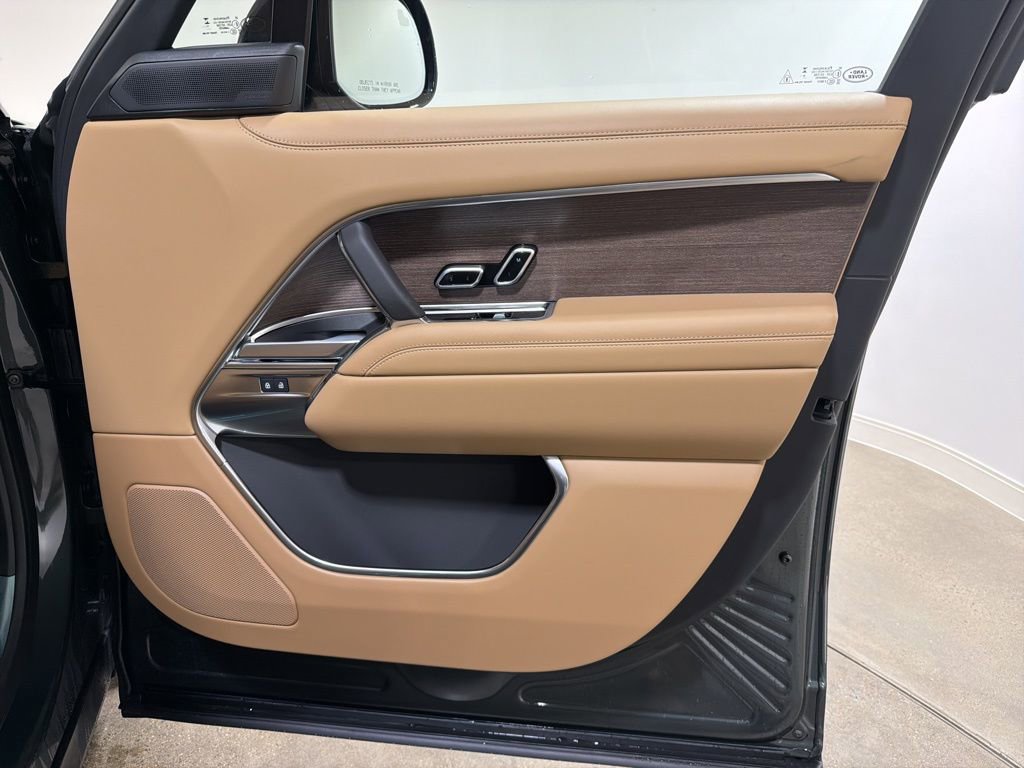 New 2026 Land Rover Range Rover SE image 23
