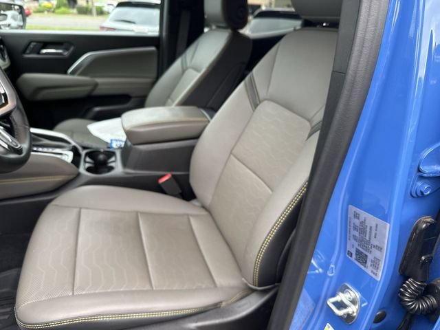 Used 2025 Chevrolet Colorado ZR2 w/ Technology Package AWD/4WD image 13
