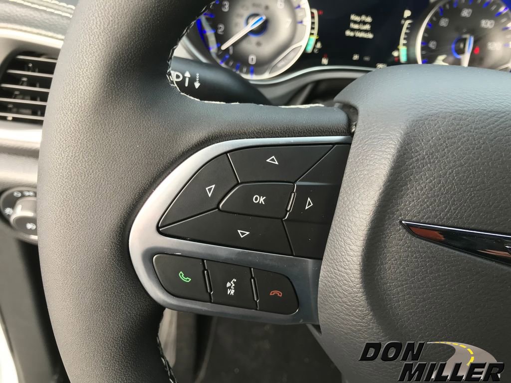 New 2026 Chrysler Pacifica Limited image 16