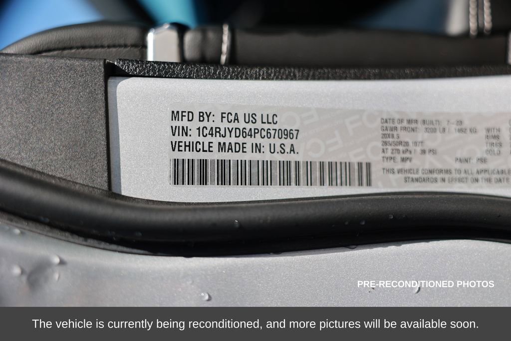 Used 2023 Jeep Grand Cherokee Overland w/ Advanced Protech Group III image 38