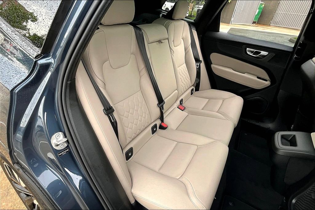New 2026 Volvo XC60 B5 Plus w/ Protection Package Premier AWD/4WD image 16