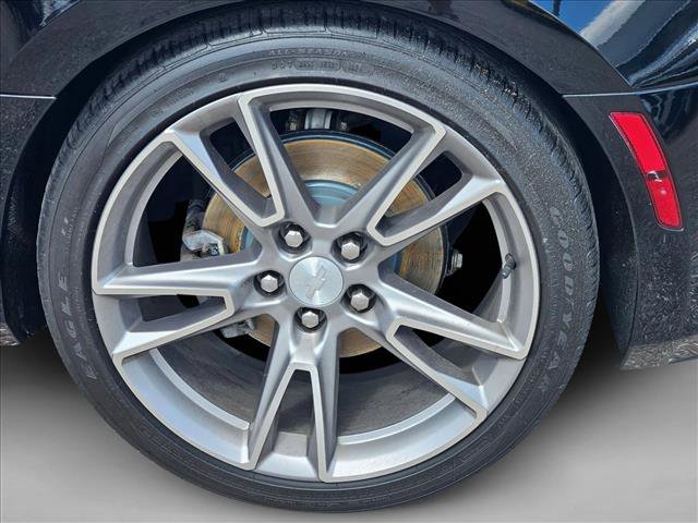 Used 2020 Chevrolet Camaro LT w/ RS Package image 23
