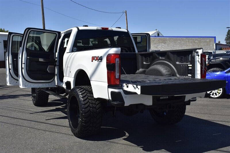 Used 2024 Ford F350 Platinum image 33