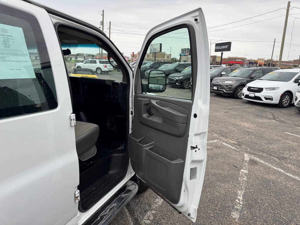 Used 2015 GMC Savana 2500 RWD image 44