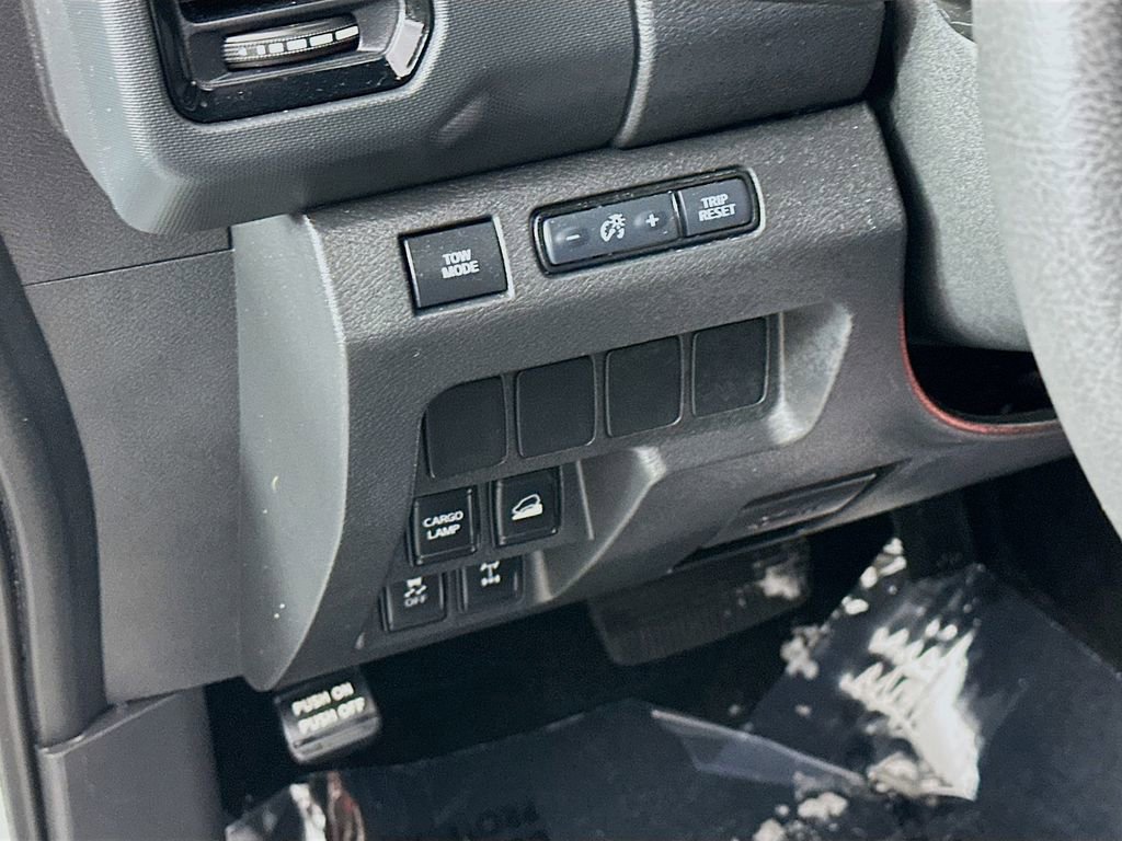 Certified 2024 Nissan Frontier PRO-4X w/ Off-Road Protection Package image 16