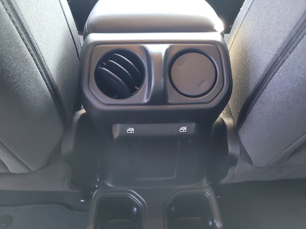 Used 2025 Jeep Wrangler Sport image 13